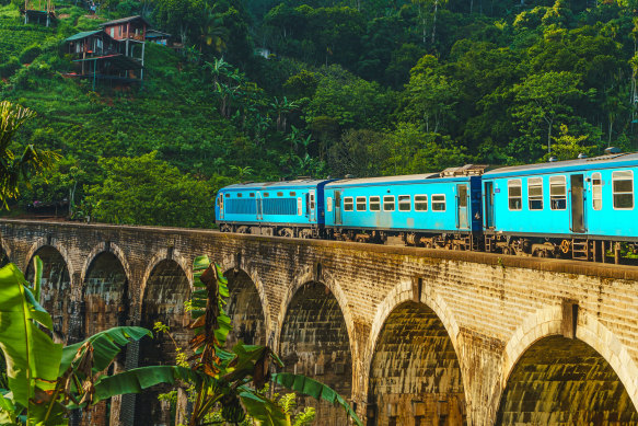 The iconic Nine Arch Bridge in Demodara, Sri Lanka.