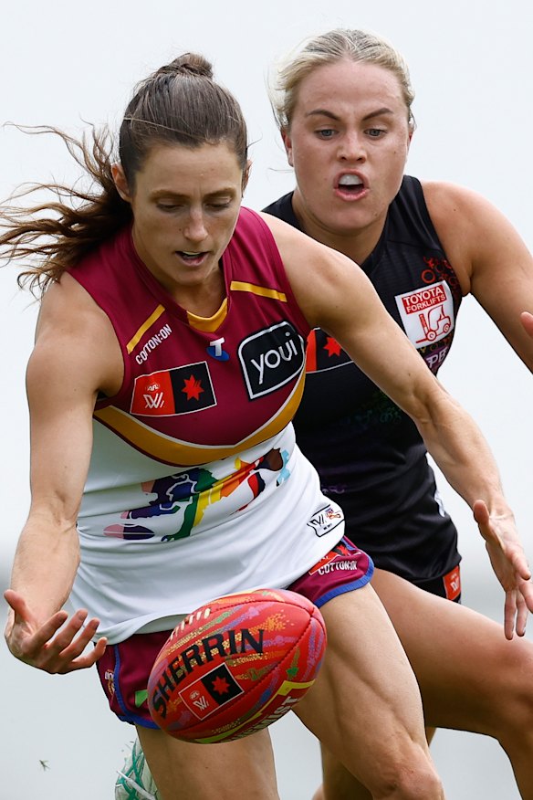 AFLW weekly round 10: Follow scores, results, odds, squads; North ...