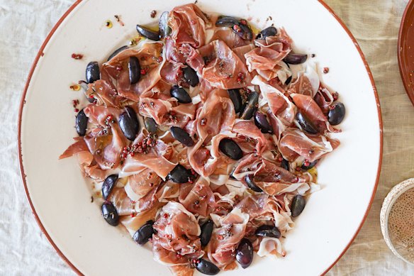 Prosciutto, black grapes with barely-a-dressing dressing is the most moreish snack in all the lands.
