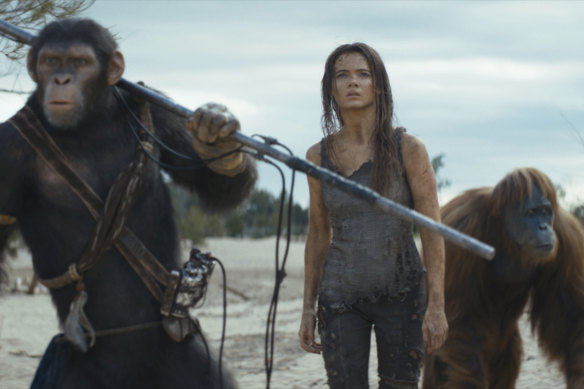 Noa (Owen Teague), Nova (Freya Allan) and Raka (Peter Macon) confront a new world in Kingdom of the Planet of the Apes.