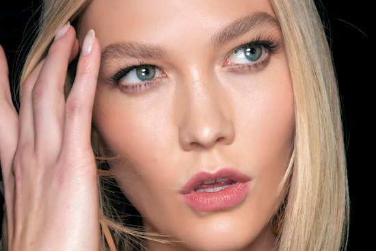 Model Karlie Kloss is another thin-lip crush, with her defined cupid’s bow and slightly larger lower lip.