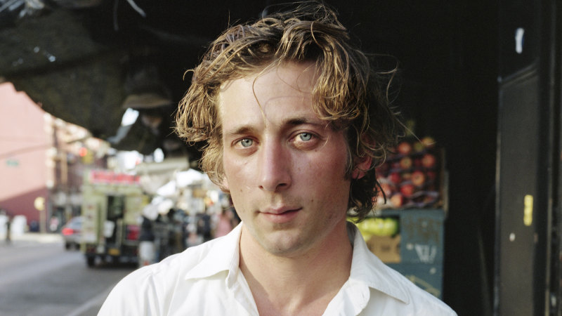 Yes, chef! Jeremy Allen White strips down for thirst worthy new