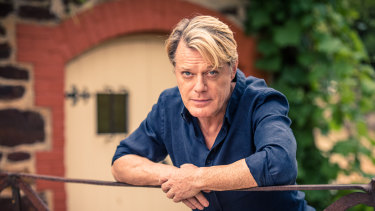 Eddie Izzard Being Transgender Made It Tricky To Have A