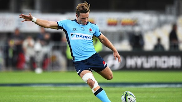 Will Harrison kicks for goal against the Crusaders in Nelson. 