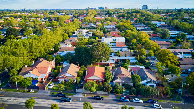 Five neighbours have banded together to sell their homes in leafy Glen Iris.
