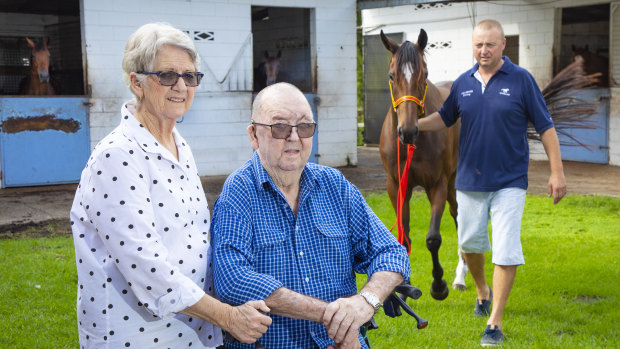 Trainer Bob Milligan, wife Margaret and son Glen with Country Championships contender Charmmebaby.