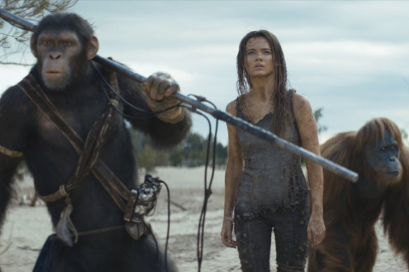 Noa (Owen Teague), Nova (Freya Allan) and Raka (Peter Macon) confront a new world in Kingdom of the Planet of the Apes.