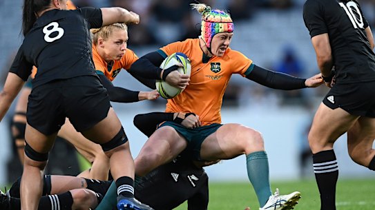 The Wallaroos made a strong start but fell 41-17 to the Black Ferns in their opening pool game at the Rugby World Cup in New Zealand.