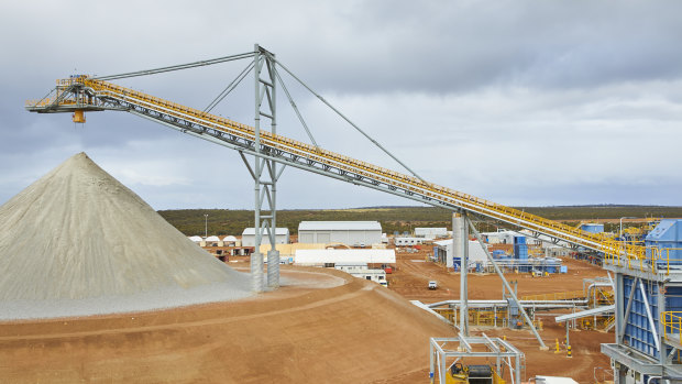 Electric vehicle demand supercharges lithium hopes as new mine opens east of Perth