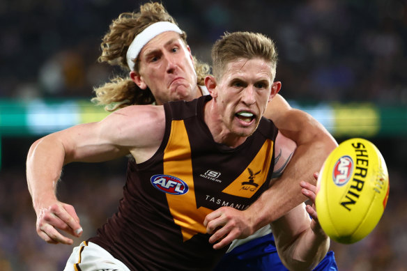 Boilover looms as Hawks serve it up to the Dogs at Marvel