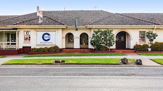 The Central Club Hotel at 1 Old Princes Highway, Beaconsfield.