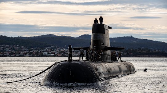 Extending the lives of the Collins submarines could have been avoided if a replacement project was started a decade earlier.