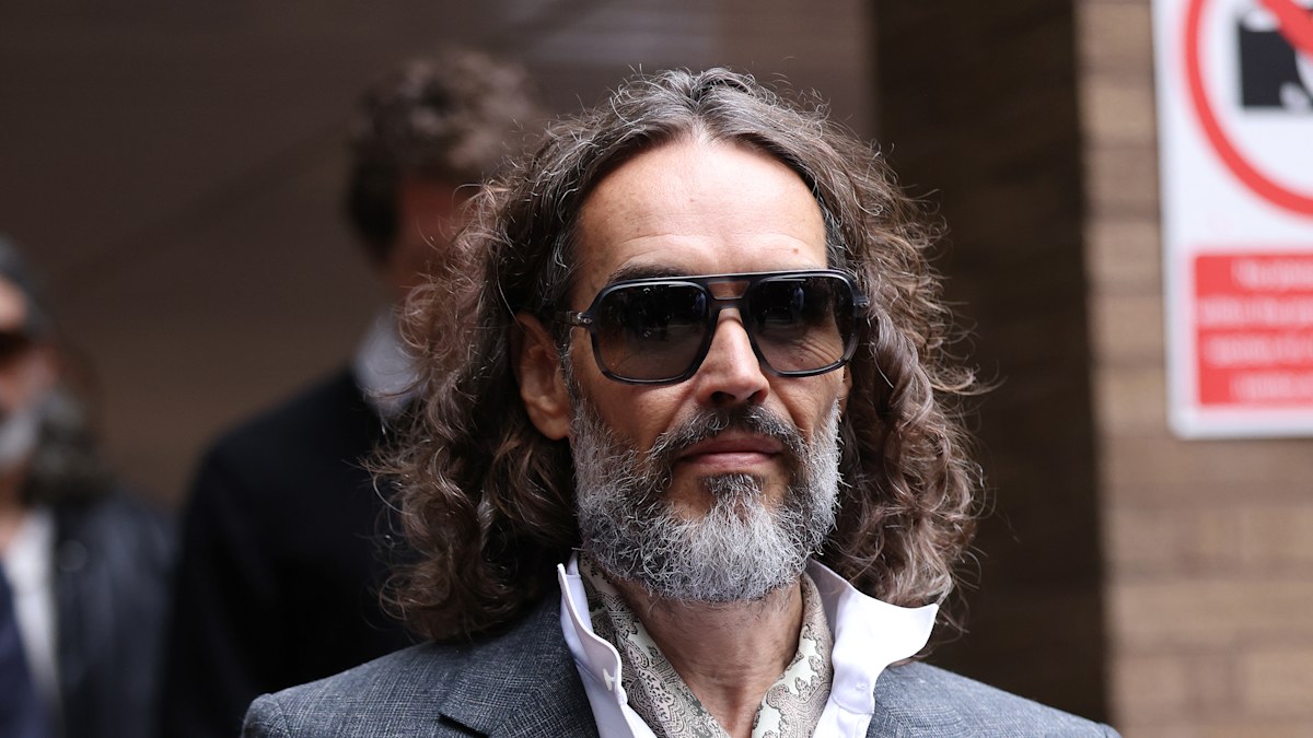 Russell Brand erscheint vor Londoner Gericht zu seinem Prozess wegen ...