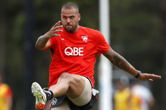 Lance Franklin is on the cusp of kicking 1000 goals.