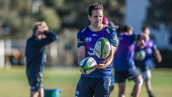 Andrew Smith is retiring from rugby.