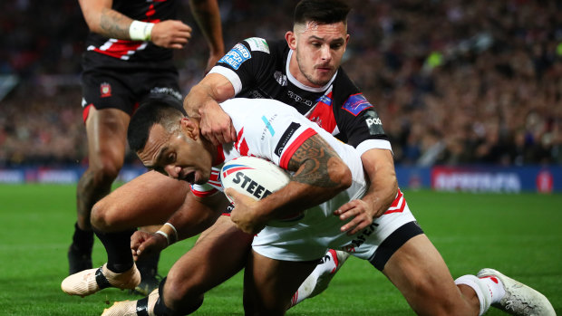 Australian connection: Former Titan and Knight Zeb Taia scores St Helens' second try.