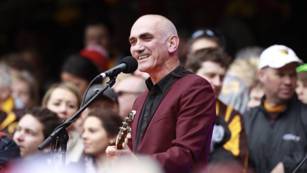Paul Kelly performed at the 2012 Grand Final. 
