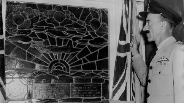 A memorial window to the crew is unveiled on November 17, 1959.
