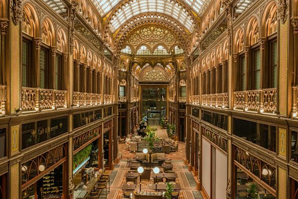Hyatt's Paris, Udvar Hotel Budapest, used to be a historical arcade.