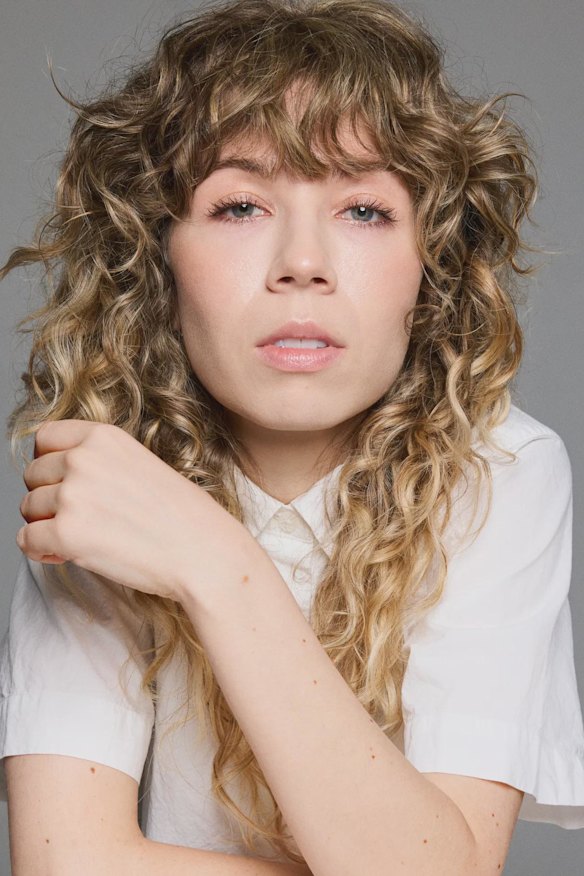 A ex-atriz que virou autora Jennette McCurdy.
