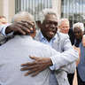 Gumatj elders Balupalu Yunupingu and Djawa Yunupingu.