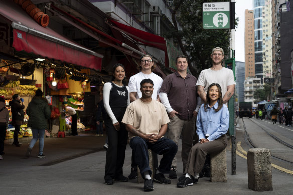 Are Harry (standing, second from left) and Lachlan (standing, far right), of team steam, the same person?