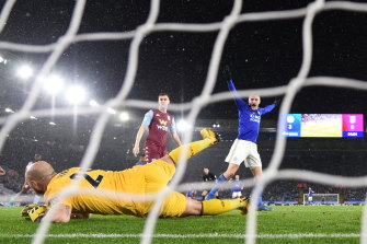 Leicester hammer hapless Villa in EPL