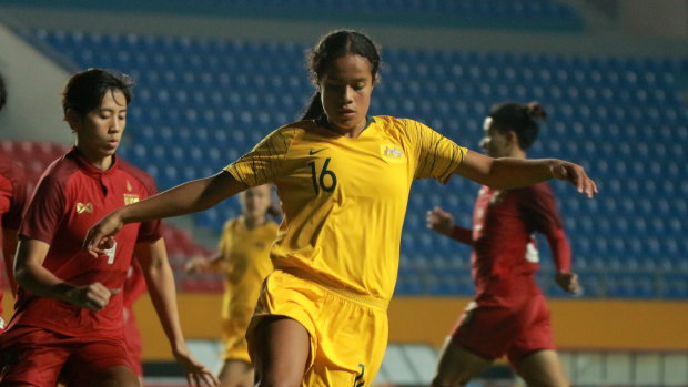 Mary Fowler playing for the Young Matildas. 