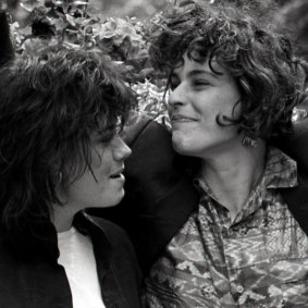 Do Re Mi's Helen Carter (left) and Deborah Conway in the band's heyday.
