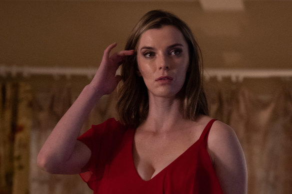 Betty Gilpin plays a Midwest housewife in a loveless marriage in Three Women.