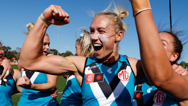 A trailblazer and ‘an exemplary leader’: AFLW great Erin Phillips announces retirement