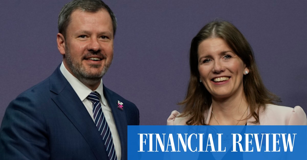 Australian science minister Ed Husic and UK counterpart Michelle Donelan sign quantum computing accord - Vimarsana News