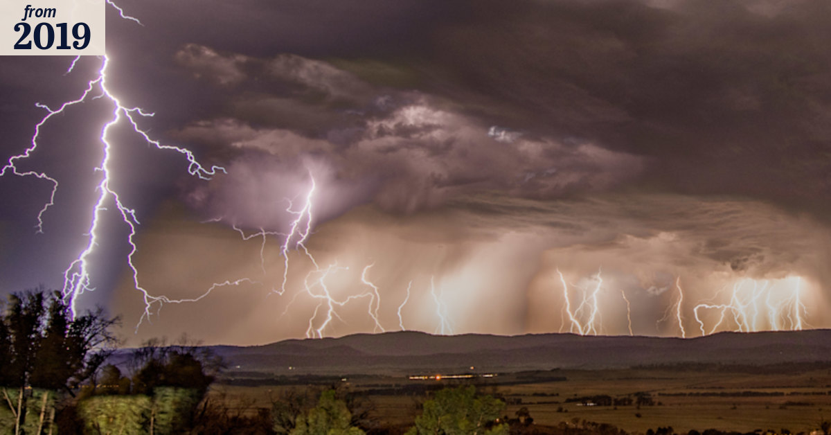 A cracking picture of a lightning moment