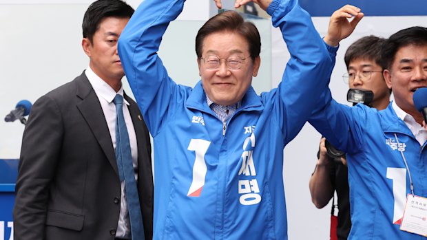Lee Jae-myung on the campaign trail this week.