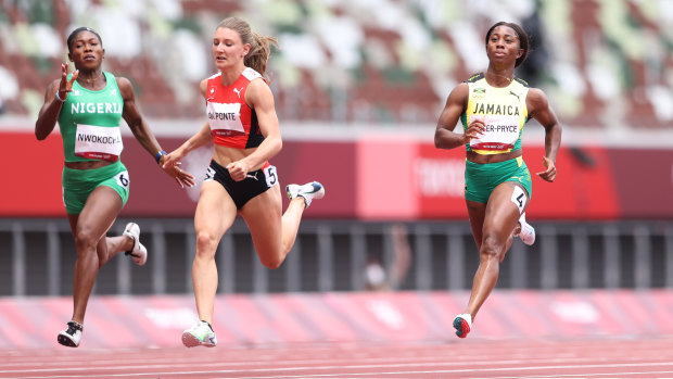 Shelly-Ann Fraser-Pryce (R). 