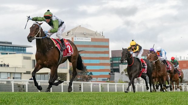 Incentivise races away to victory in the Caulfield Cup.