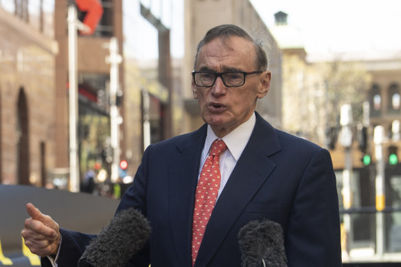 Former NSW premier Bob Carr says the extradition of Julian Assange sets a dangerous precedent.