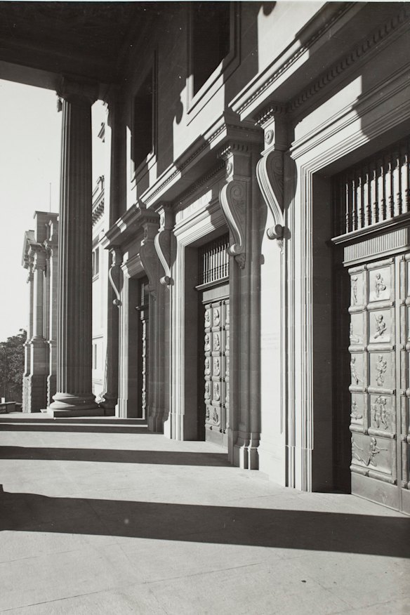 Concerns about inaccuracies in the reliefs were raised as early as 1942.