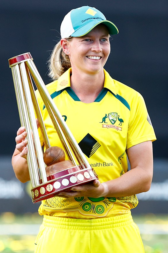 Australian captain Meg Lanning with the trophy.
