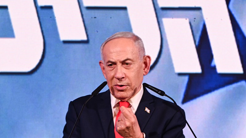 Netanyahu edges ahead in Israel election; death toll rises in Spain crash