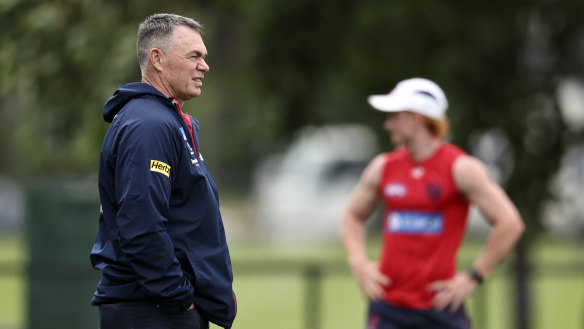 Melbourne football manager Alan Richardson has worked at eight different clubs in his time in football.