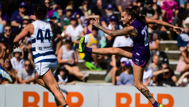 Surging forward: Gemma Houghton in action for Fremantle.