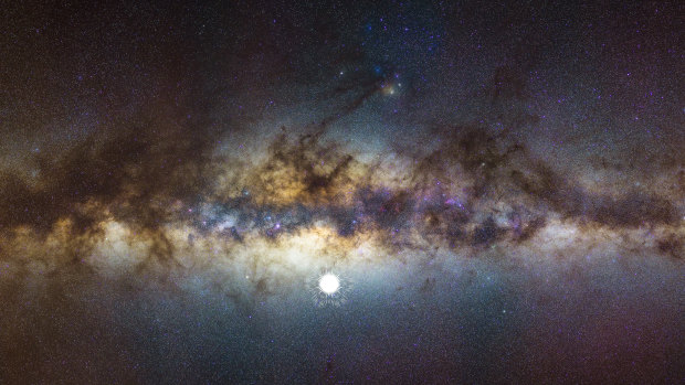 A view of the Milky Way's galactic centre. An artist's impression of the supernova as it would have looked when it exploded 9000 years ago is shown below the galaxy's centre. 