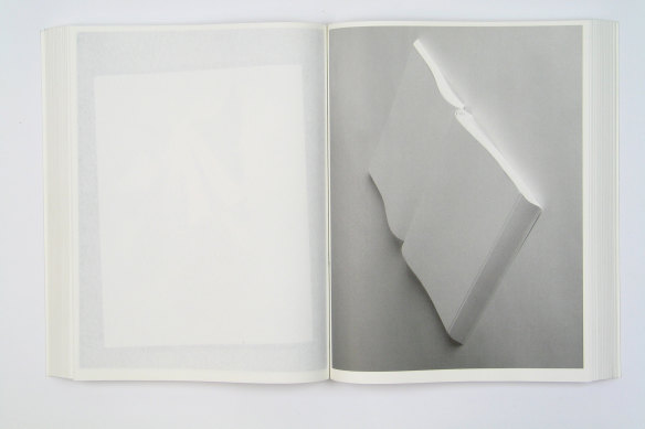 The White Book (Roma 37, 2002) is a self-reflexive exploration of the object.