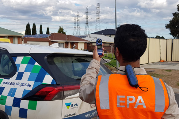 EPA inspectors test the air quality in Kealba due to pollution from the Barro landfill fire. 