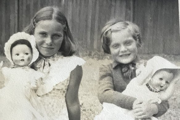 Anne Ring, aged about seven, with younger sister Susette.