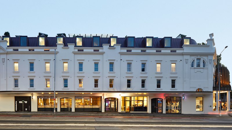 This hotel lost its gloss for decades. Now it’s a tribute to a classic cinematic era