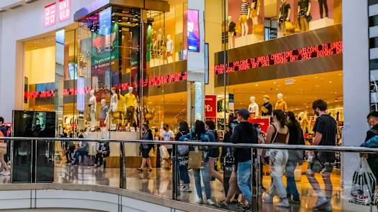 The economy grew by 3.1 per cent in the December quarter as consumers opened their wallets. Despite the result, the economy is still 1.1 per cent smaller than what it was before the coronavirus pandemic.