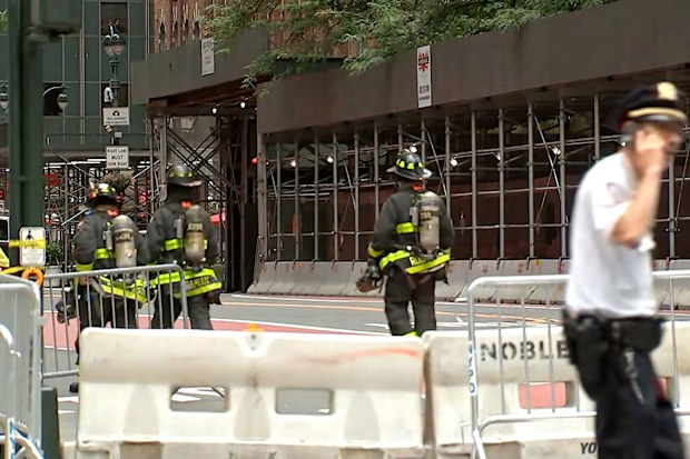 New York City Building Collapse Update: Entire city watches on as ...