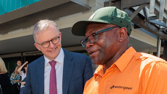 Australian Prime Minister Anthony Albanese talks with students during a visit to North Metropolitan TAFE in Perth, Monday, February 20, 2023. (AAP Image/Richard Wainwright) NO ARCHIVING .